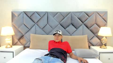 Snapshot of buda_and_cataleya_ chatting on 19, 11, 2025 Buda y Cataleya online show from 19, 11, 2025