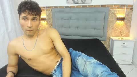 Snapshot of buddy_whitte chatting on 29, 1, 2025 Buddy Whitte online show from 29, 1, 2025
