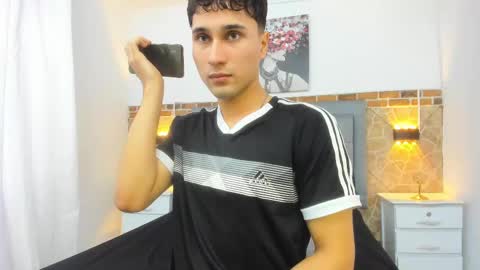 Snapshot of buddy_whitte chatting on 17, 2, 2025 Buddy Whitte online show from 17, 2, 2025