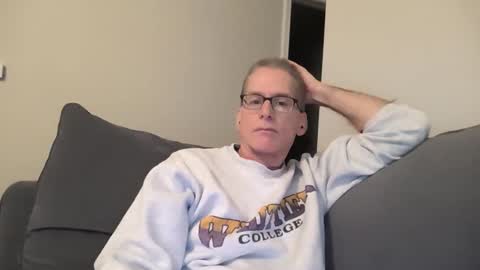 Snapshot of budman004 chatting on 27, 11, 2025 budman004 online show from 27, 11, 2025