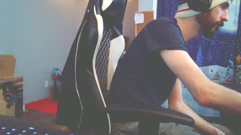 Snapshot of builtthispool chatting on 24, 2, 2025 Built This Pool online show from 24, 2, 2025