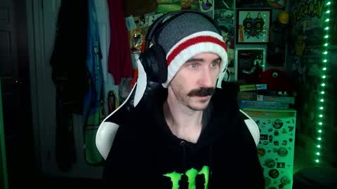 Snapshot of builtthispool chatting on 8, 9, 2025 Built This Pool online show from 8, 9, 2025