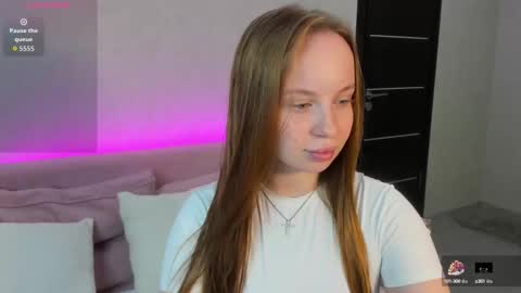 Snapshot of bunny_luvv chatting on 8, 10, 2025 Bunny online show from 8, 10, 2025