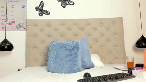 Snapshot of bunny_maxxi chatting on 27, 12, 2024 bunny online show from 27, 12, 2024