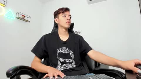 Snapshot of bunny_maxxi chatting on 3, 11, 2025 bunny online show from 3, 11, 2025