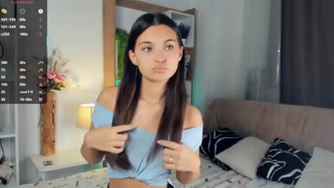 Snapshot of bunny_nova chatting on 4, 10, 2025 Aria online show from 4, 10, 2025