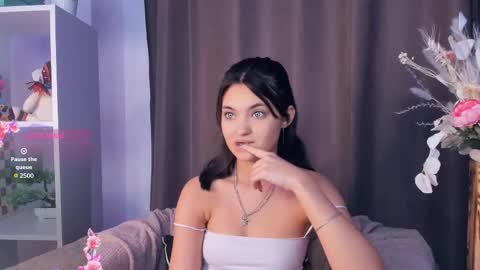 Snapshot of bunny_nova chatting on 23, 11, 2025 Aria online show from 23, 11, 2025