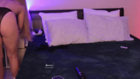 Snapshot of bunny_tsukino chatting on 17, 12, 2024 B U N N Y online show from 17, 12, 2024