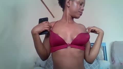 Snapshot of bunnydiva_ chatting on 15, 10, 2025 bunnydiva_ online show from 15, 10, 2025