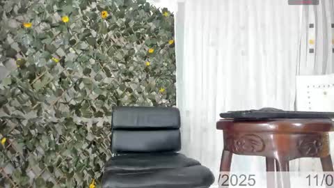 Snapshot of bunnyhots chatting on 11, 2, 2025 Angela Santini online show from 11, 2, 2025