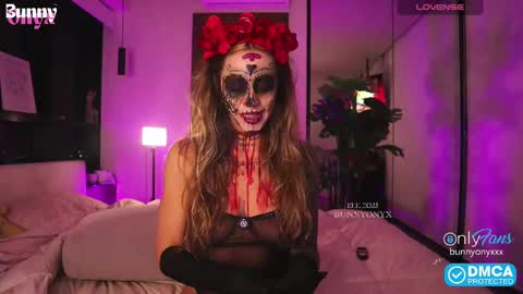 Snapshot of bunnyonyx chatting on 31, 10, 2025 Stephanie Next stream TUESDAY 6pm PDT online show from 31, 10, 2025