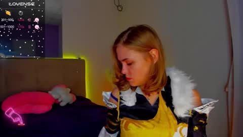 Snapshot of bunnyshows chatting on 17, 11, 2025 BunnyShows online show from 17, 11, 2025