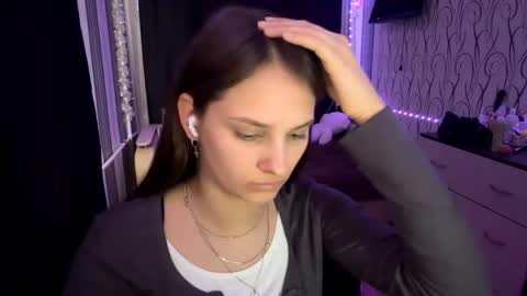 Snapshot of bunnytrussel chatting on 16, 5, 2026 Bella online show from 16, 5, 2026