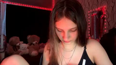 Snapshot of bunnytrussel chatting on 25, 5, 2026 Bella online show from 25, 5, 2026