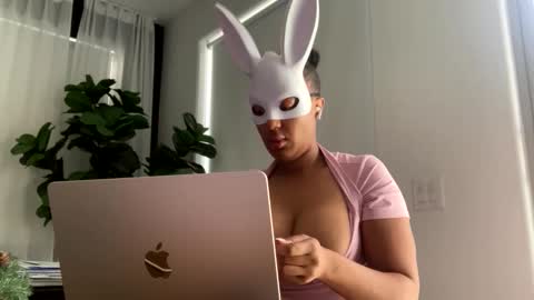 Snapshot of bunsbunnyprincess chatting on 5, 1, 2026 Buns Bunny Princess online show from 5, 1, 2026