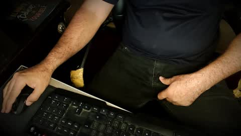 Snapshot of burlymonster chatting on 26, 10, 2025 Hairy Arabian online show from 26, 10, 2025