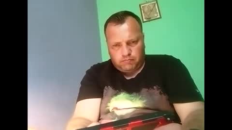 Snapshot of bury703709 chatting on 5, 4, 2026 Creazy dad online show from 5, 4, 2026