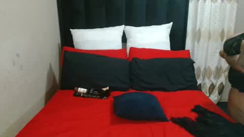 bustygoddessxx online show from 12, 5, 2026