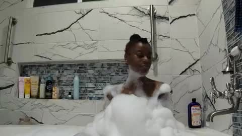 Snapshot of butt3rcup chatting on 25, 11, 2025 Goddess online show from 25, 11, 2025