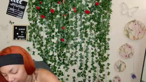 butterfly booty online show from 24, 11, 2025