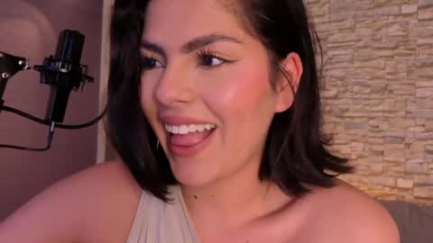 Lia Butterfly  online show from 4, 6, 2026