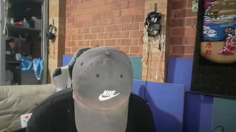 Snapshot of buzzzzzzz01 chatting on 14, 12, 2025 buzzzzzzz01 online show from 14, 12, 2025