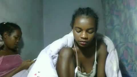 Snapshot of caella98 chatting on 9, 4, 2026 caella98 online show from 9, 4, 2026