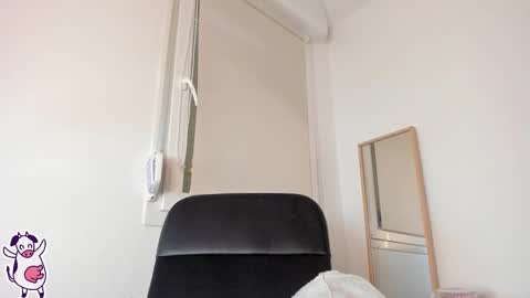 Cailyn Andrea  online show from 17, 3, 2026