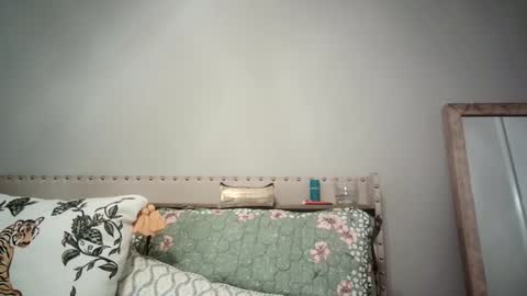 Caitie Citrine online show from 4, 12, 2024