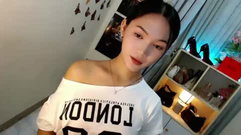 Snapshot of caitlin_x chatting on 24, 6, 2026 caitlin online show from 24, 6, 2026