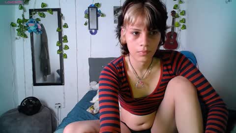 Snapshot of caitlynwheler chatting on 2, 2, 2025 caitlynwheler online show from 2, 2, 2025