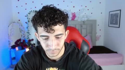 Snapshot of caius_fox chatting on 15, 4, 2026 caius online show from 15, 4, 2026