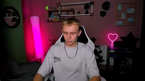 Snapshot of caleb_lichi chatting on 30, 11, 2025 aleb online show from 30, 11, 2025