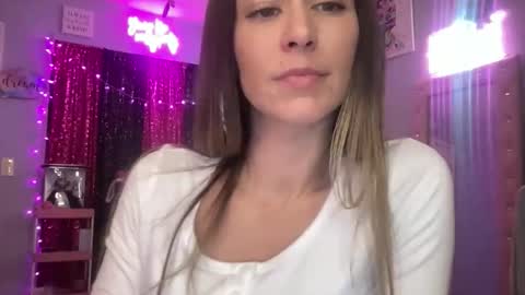 Snapshot of calibarbie24 chatting on 25, 11, 2025 calibarbie24 online show from 25, 11, 2025