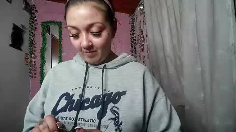 Snapshot of callme_lolas chatting on 23, 6, 2026 paula online show from 23, 6, 2026