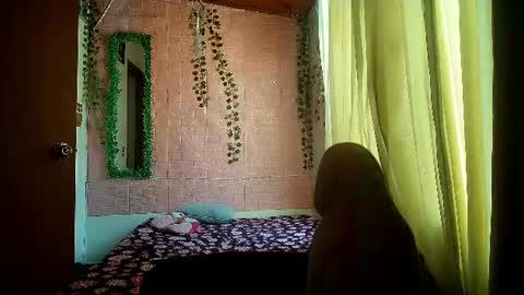 Snapshot of callme_lolas chatting on 29, 6, 2026 paula online show from 29, 6, 2026