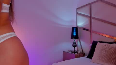 Snapshot of callmeanna_ chatting on 22, 11, 2025 Anna Banana online show from 22, 11, 2025