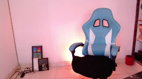callmebluee online show from 25, 4, 2026