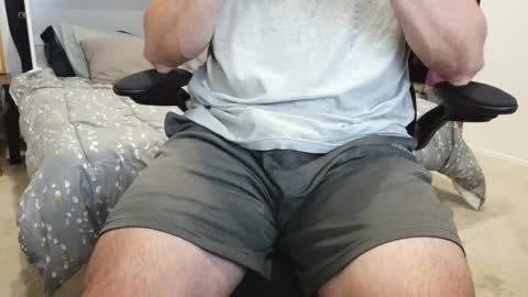 callmeroger33 online show from 15, 4, 2026