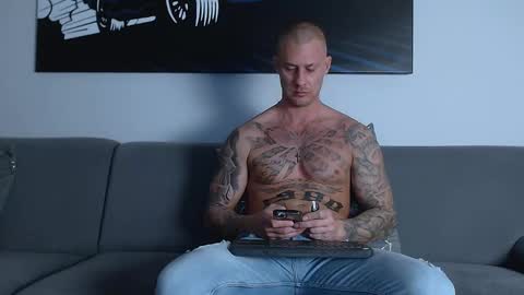 Calvin  online show from 28, 2, 2025