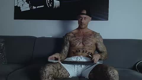 Calvin  online show from 17, 9, 2025