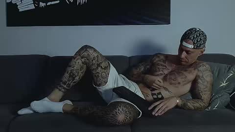 Calvin  online show from 25, 9, 2025