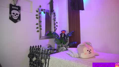 Snapshot of calypso_and_ge1 chatting on 1, 11, 2025 Calypso and Kayla online show from 1, 11, 2025