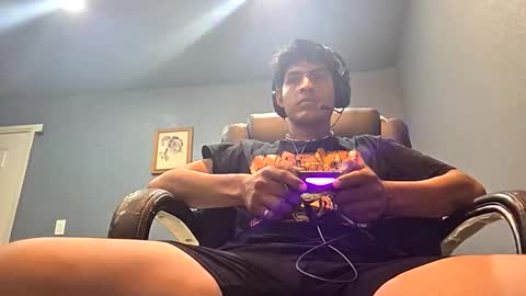 Snapshot of camachochuy1221 chatting on 21, 12, 2025 camachochuy1221 online show from 21, 12, 2025