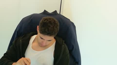 Snapshot of camara110 chatting on 17, 11, 2025 camara110 online show from 17, 11, 2025