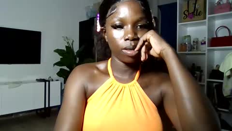 Snapshot of camclit chatting on 8, 11, 2025 Princess online show from 8, 11, 2025