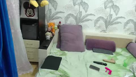 CamDiva1 online show from 12, 9, 2025