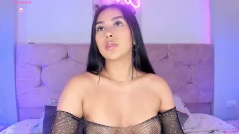 Snapshot of cameliaa_smiith chatting on 7, 12, 2024 Camelia Smith online show from 7, 12, 2024