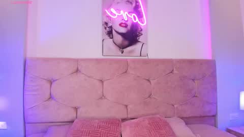 Snapshot of cameliaa_smiith chatting on 14, 12, 2024 Camelia Smith online show from 14, 12, 2024