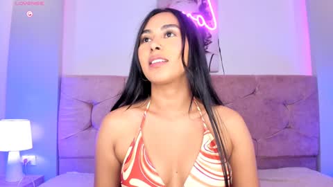 Snapshot of cameliaa_smiith chatting on 24, 12, 2024 Camelia Smith online show from 24, 12, 2024